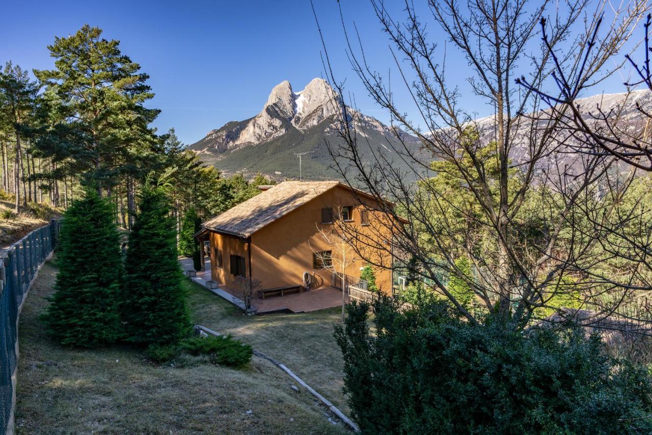 Cal Roig - Pedraforca Chalet *