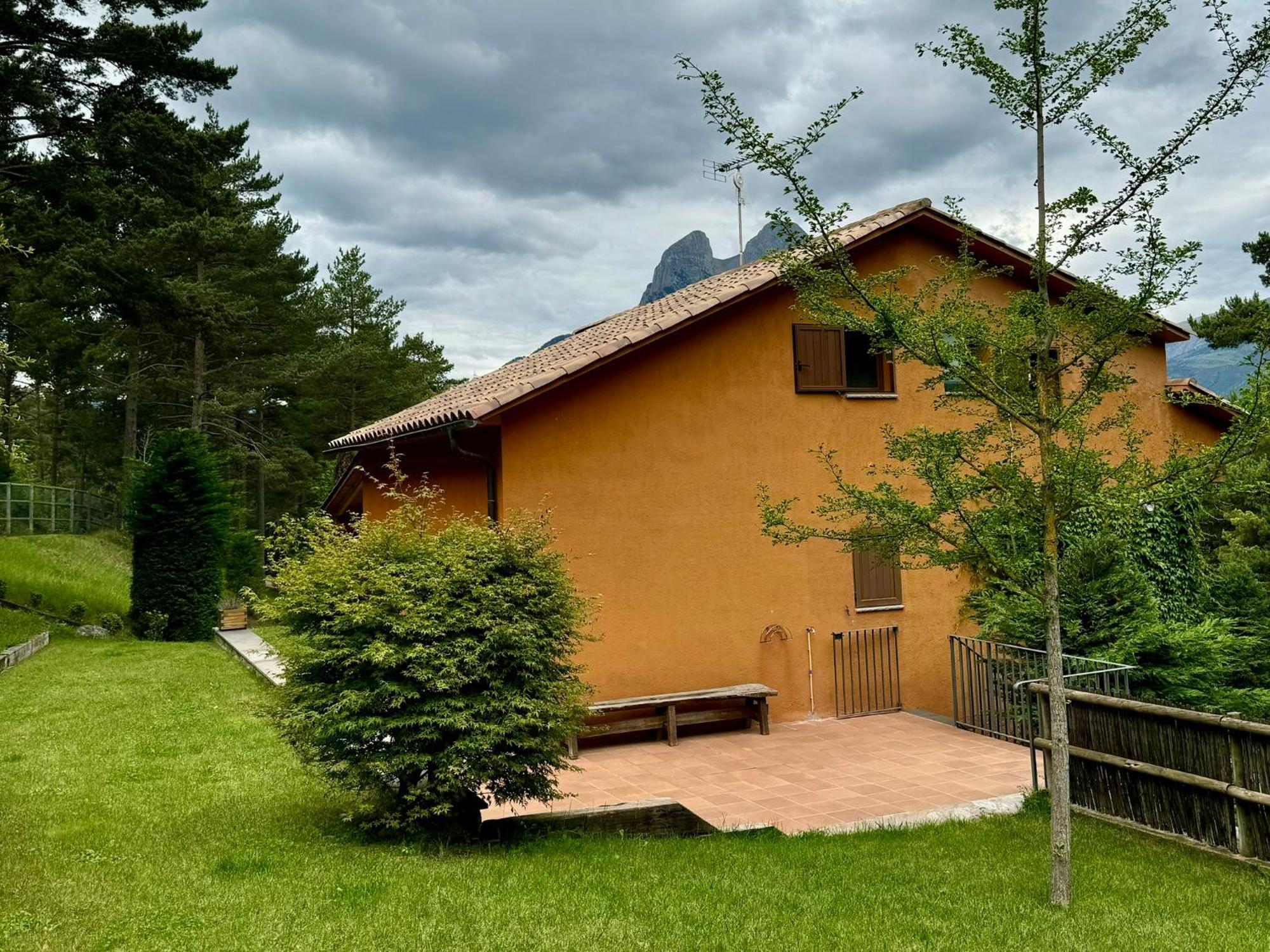 Cal Roig - Pedraforca Chalet